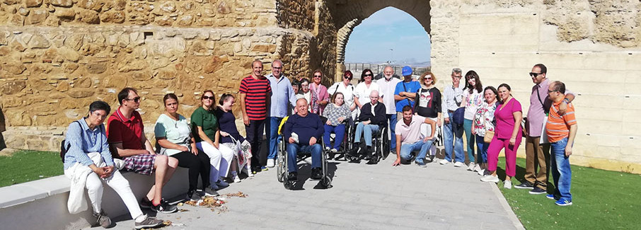 Foto grupo Adismar en la muralla Foto grupo Adismar en la muralla