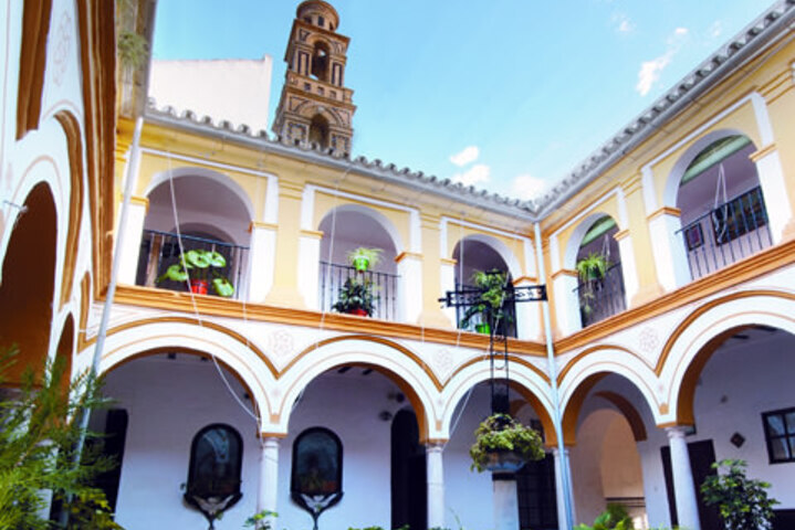 imagen patio interior del convento